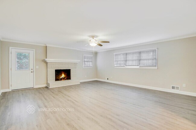 Foto del edificio - 4940 Rock Valley Dr