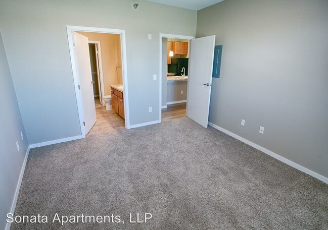 Building Photo - 3 br, 2 bath Apartment - 4050 34th Street S