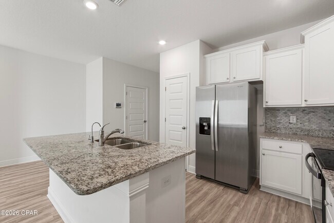 Foto del edificio - 456 Melrose Wy