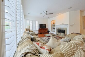 Building Photo - 63 N Crescendo Path Pl