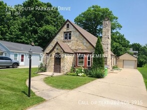 Building Photo - 1300 Parkway Dr