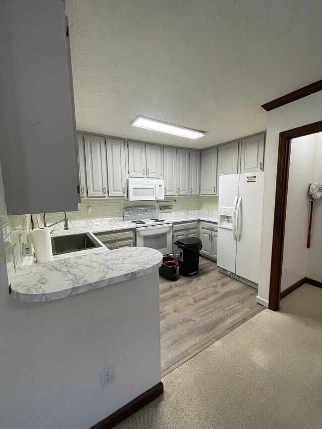 Foto del edificio - 148 Golfcrest Ln