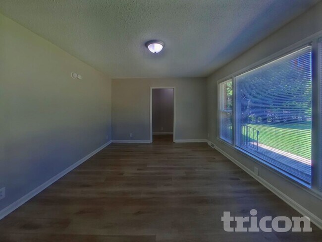 Foto del edificio - 839 Lundy Ln