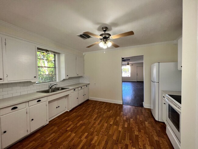 Building Photo - House For Rent In Sulphur Near Schools