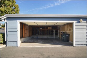 Building Photo - 2119 Calle Ola Verde