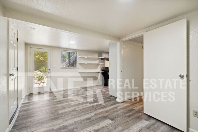 Building Photo - 2044 20th Ave