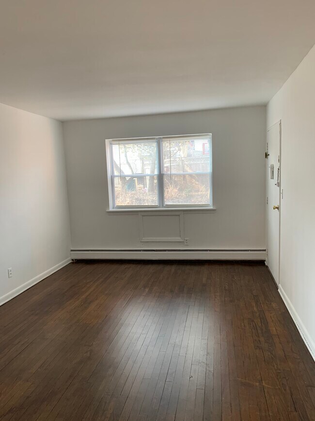 Building Photo - 405 Grove St