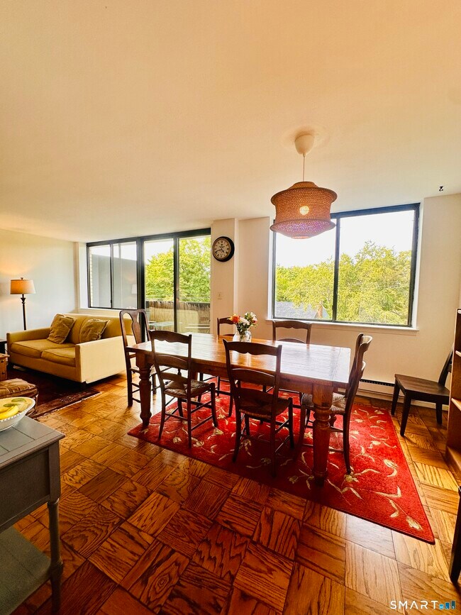 Foto del edificio - 155 Brewster St