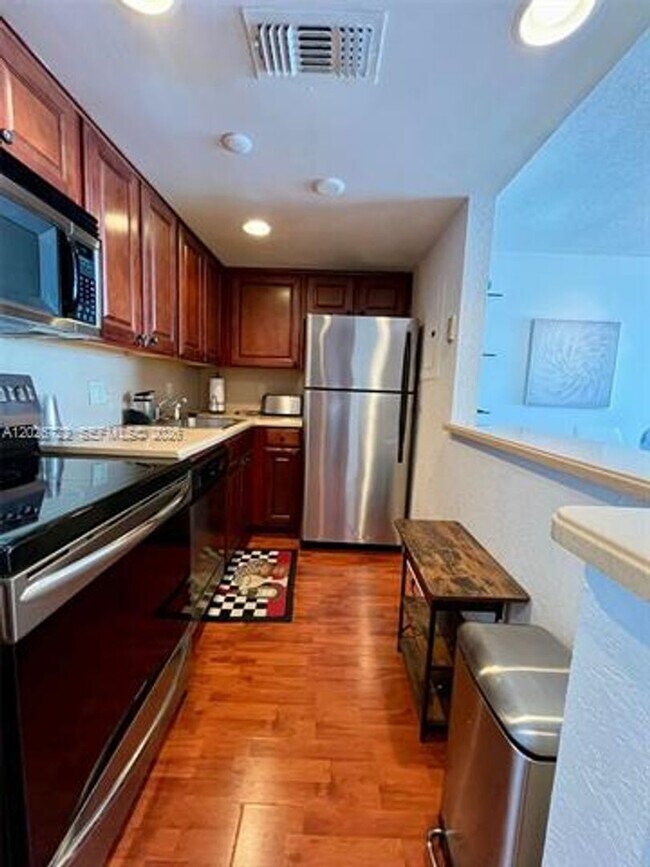 Foto del edificio - 770 Claughton Island Dr