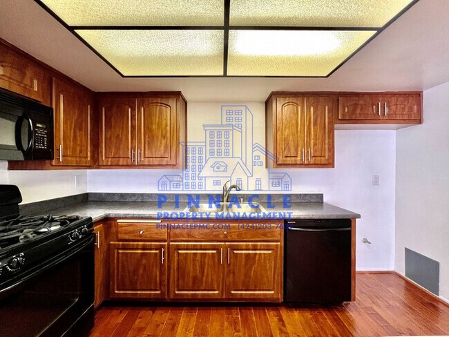 Foto del edificio - 3 Bedroom Condo For Rent in Torrance