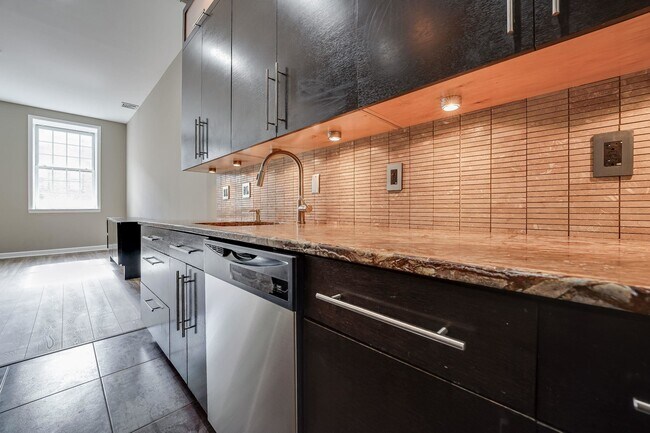 Foto del edificio - 222 Clinton St