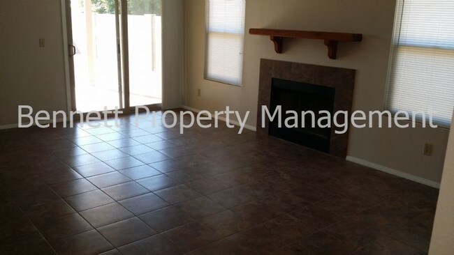 Foto del edificio - 4207 E Caballero Cir