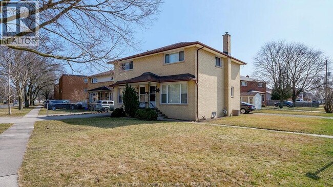Photo du bâtiment - 8729 Wyandotte St E
