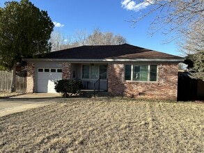 Building Photo - 2908 Jewell Dr