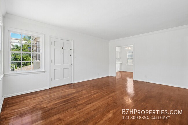 Foto del edificio - 1047 1/2 S Holt Ave-