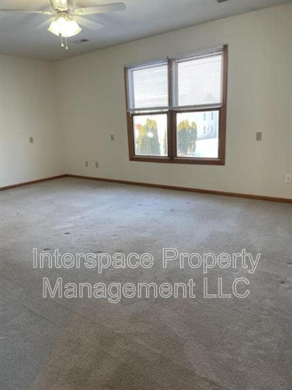 Building Photo - 105 Liberty Ln