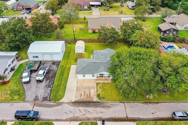 Foto del edificio - 8031 Bayside Dr