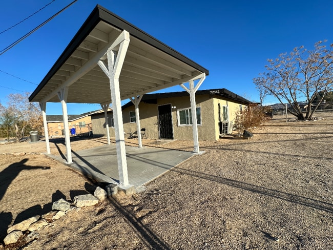 Building Photo - 72662 Sunnyslope Dr