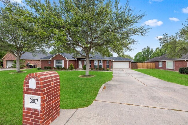 Foto del edificio - 3807 Doveswood Cir