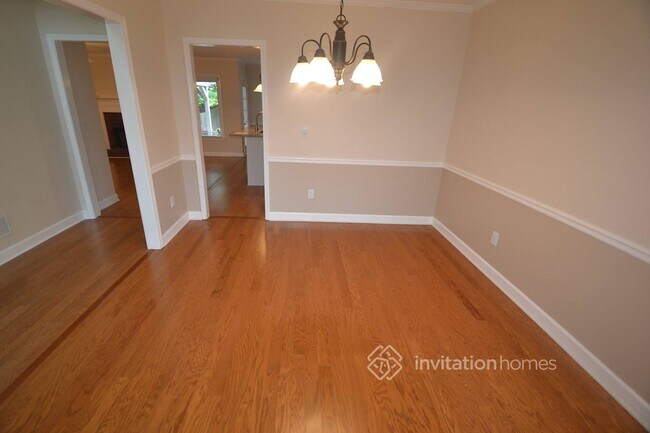Building Photo - 2977 Kaley Dr NW