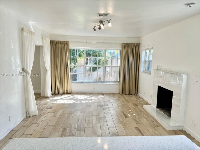 Foto del edificio - 406 SE 11th Ct