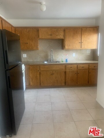 Building Photo - 5808 Edgemar Ave