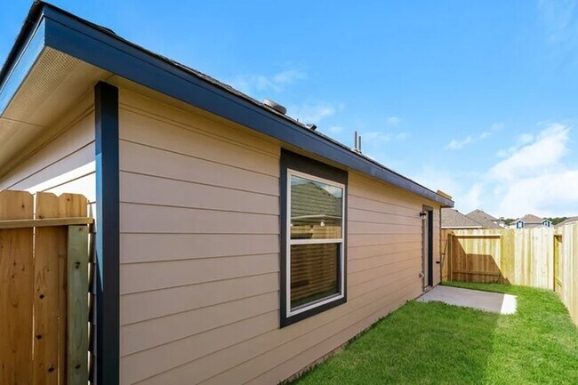 Foto del edificio - 2432 Bull Trout Dr