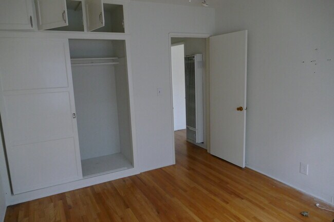 Building Photo - 7144 Ramsgate Ave
