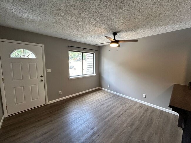 Building Photo - 526 Granite Ridge Pl