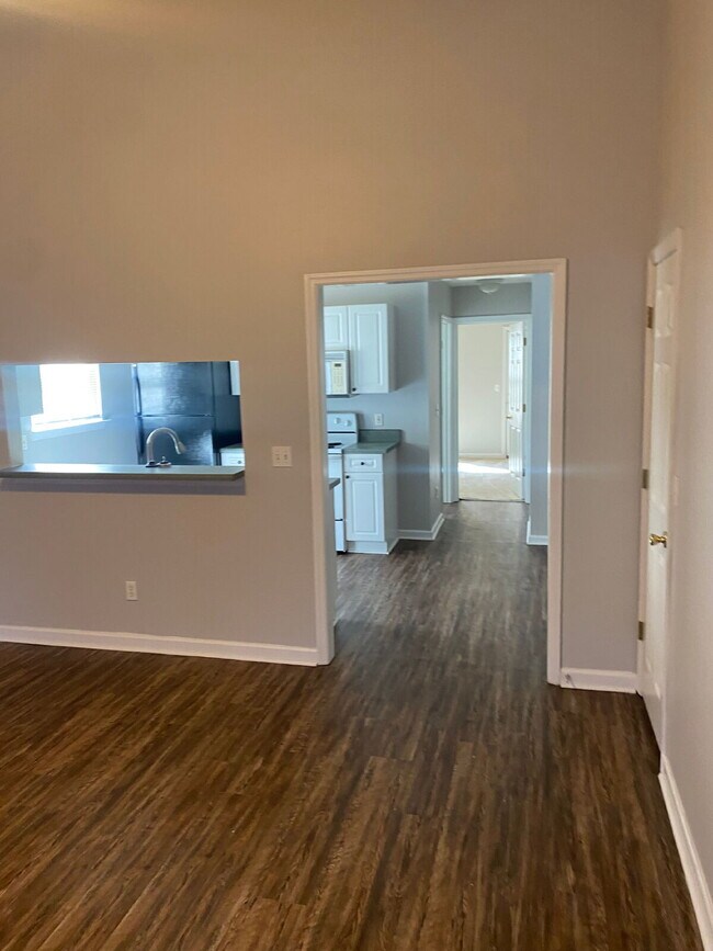 Foto del edificio - Beautiful 3 Bedroom 3 Bath