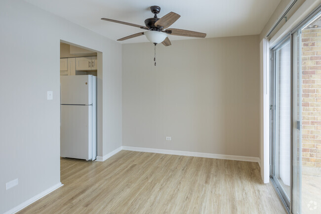 2BR, 1.5BA - 1,035 SF - Maple Leaf Apartments