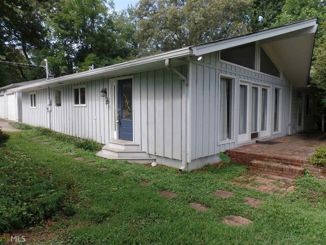Building Photo - 5213 Whites Mill Rd