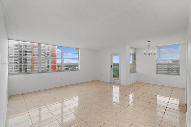 Foto del edificio - 1301 NE Miami Gardens Dr