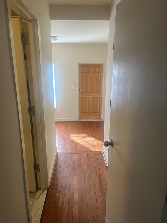 Foto del edificio - Commuter Friendly Beautiful Townhouse in Baltimore- Will go fast!