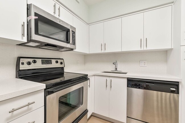 Building Photo - 1150 Madruga Ave