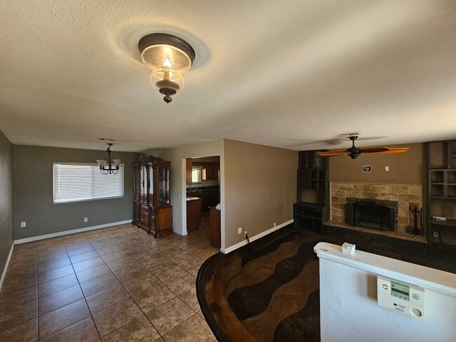 Foto del edificio - 3 bedroom with a pool- NO HOA