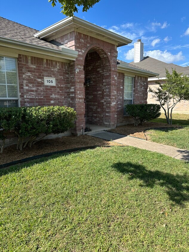 Primary Photo - 105 Wildhaven Dr