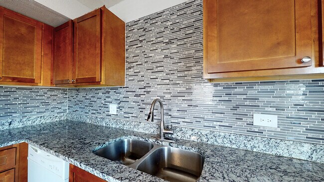 Cherry Creek Square photo'