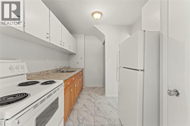 Photo du bâtiment - 1900 Columbia Ct