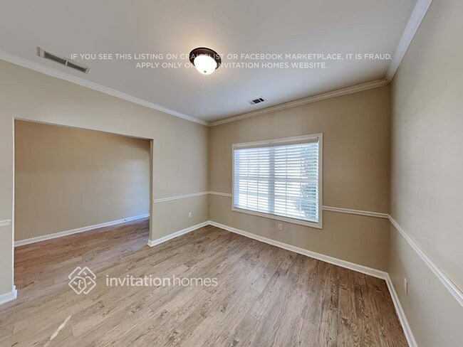 Building Photo - 169 Hawthorn Dr
