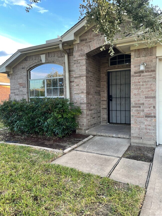 Foto del edificio - 17235 Glenpatti Dr