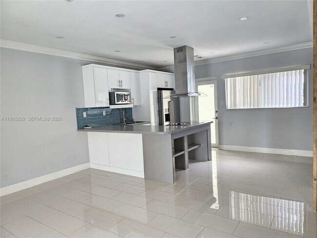 Foto del edificio - 5816 SW 9th St