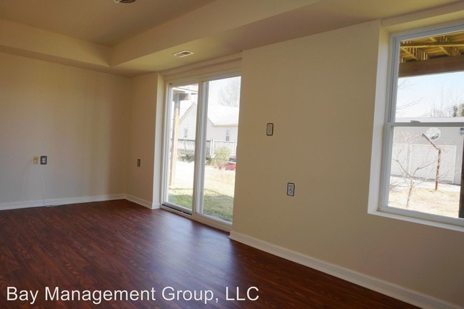 Building Photo - 3 br, 2.5 bath House - 7 Karendale Court
