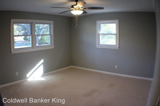 Foto del edificio - 2 br, 1 bath House - 92 Smoke Rise Dr side A