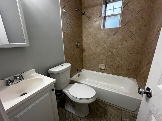 Foto del edificio - 4632 Hillside Rd SE