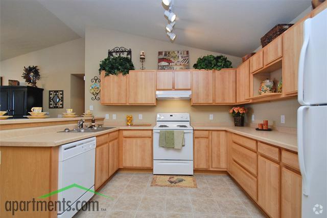 Upper Kitchen (C) - Honey Creek Apartments