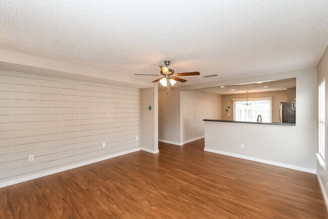 Foto del edificio - 1181 Summer Bluff Rd
