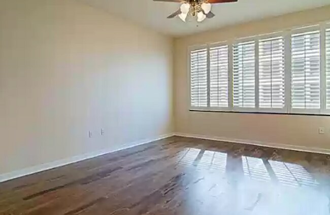 Building Photo - 1200 Main St