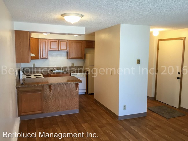 Foto del edificio - 5208-5208 Windsor Island Rd N