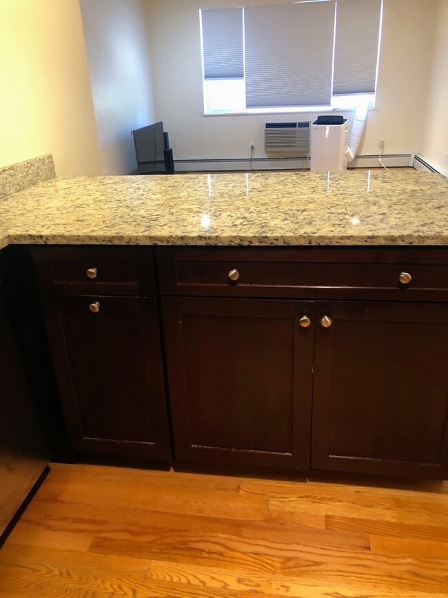 Kitchen - 1105 Lexington St